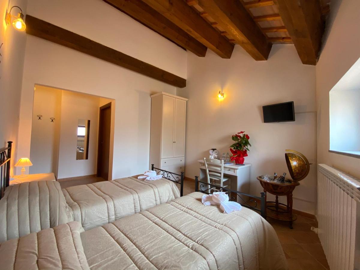 Locanda Della Pieve Pievebovigliana Exterior foto